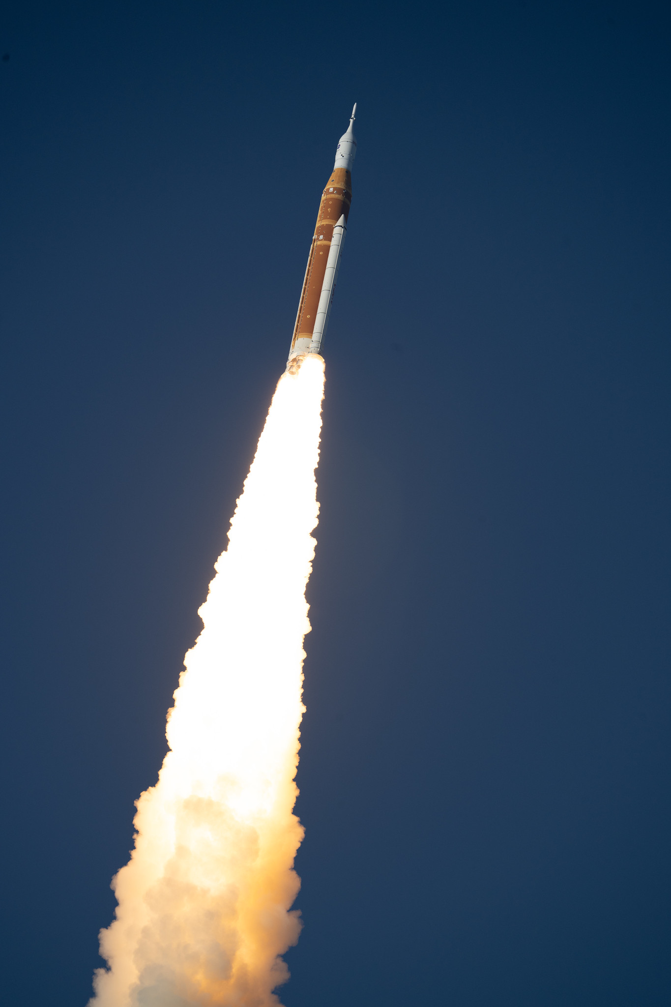 Artemis II发射官图9张