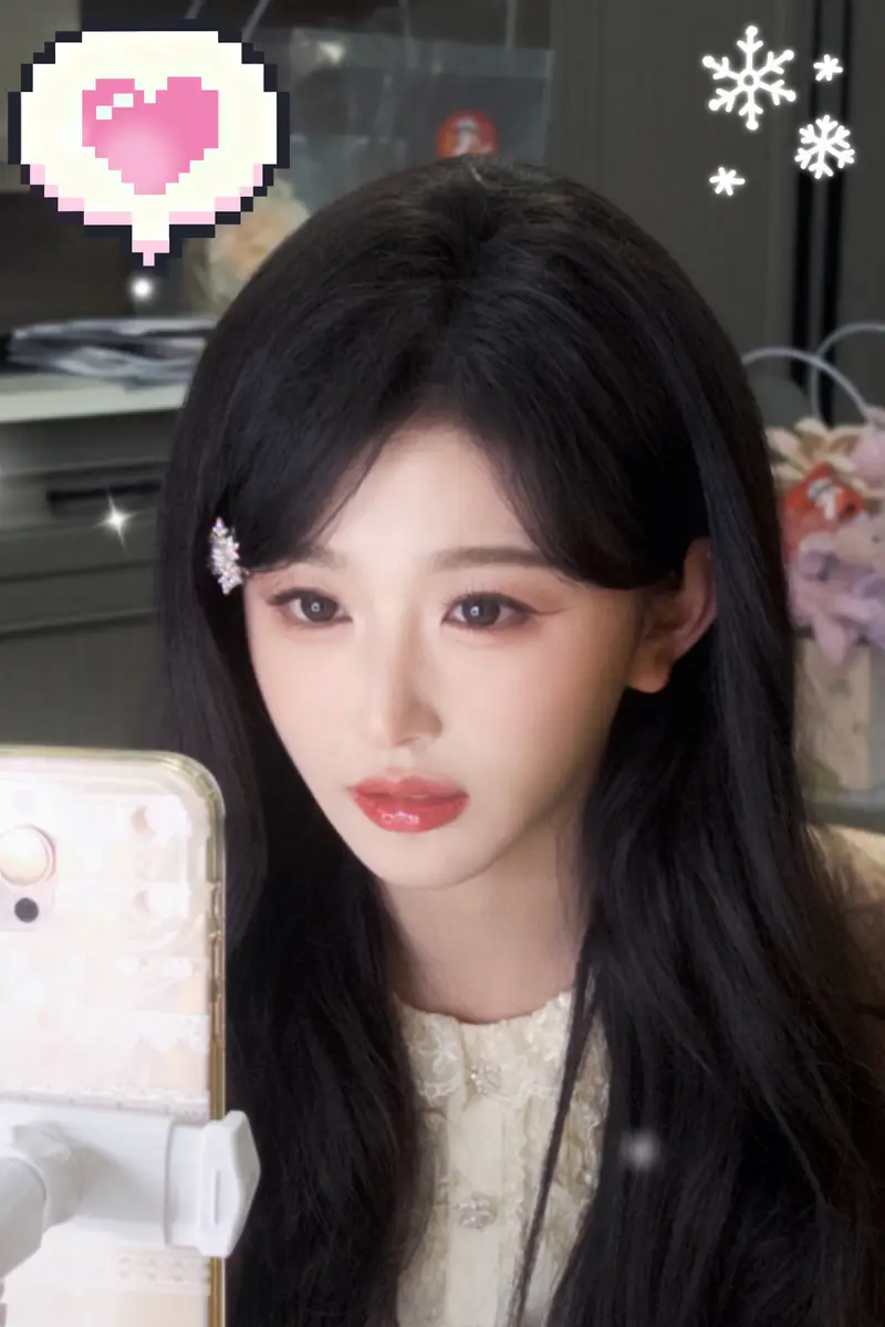 孔雪儿戴可爱发夹表情软萌可爱 俏皮戳脸又纯又欲