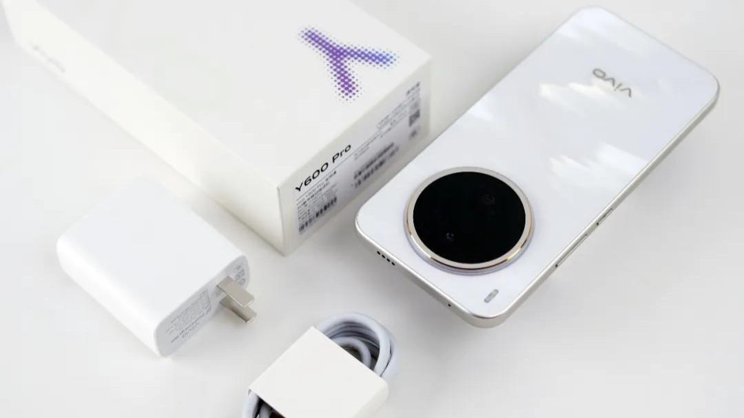 国民手机的万级续航突破，永远在线的vivo Y600 Pro