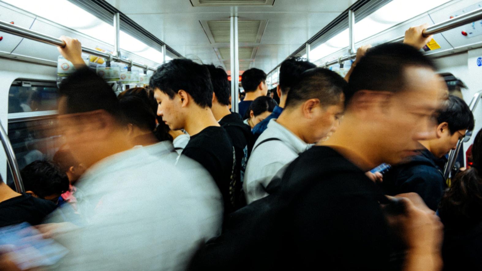 为什么我宁愿花50块打车，也不去挤2块钱的地铁？