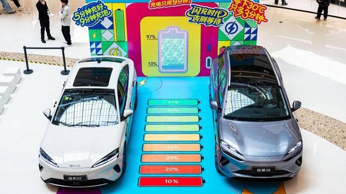 告别里程焦虑！比亚迪2026款海狮06EV、海豹07EV郑州亮相