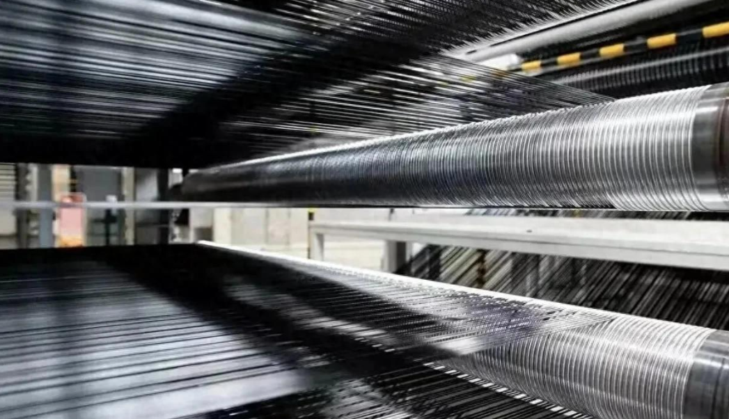 中国又一硬核突破！T1200碳纤维全球首发，强度超乎想象