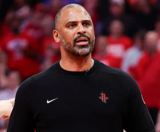 NBA常规赛火箭以132-136不敌森林狼

赛后，火箭主帅乌度卡表示，如果火箭