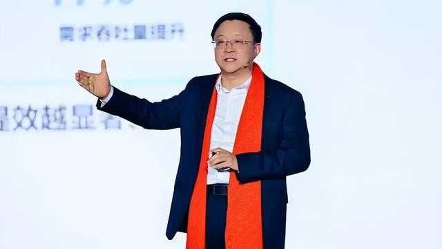 科大讯飞拷问与答卷：如何在巨头环伺中坐稳央国企大模型主桌？