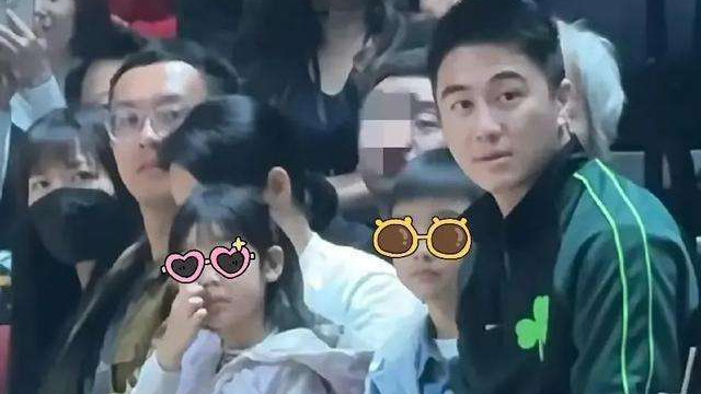 奚梦瑶何猷君儿子女儿正脸照曝光