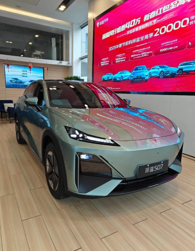 预言成真了!
马斯克:趁早放弃混动吧!
余承东:增程模式目前是最适合的!!

全