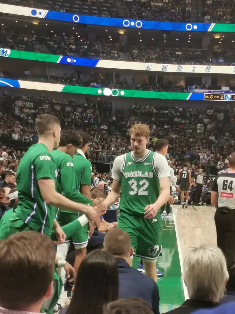 在现场见证历史！

Cooper Flagg!!! 最年轻的50+先生！

原来