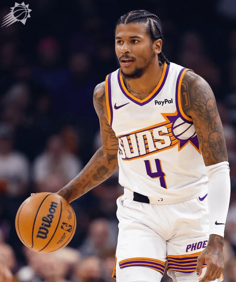 NBA常规赛太阳以111-99战胜黄蜂

杰伦-格林近两场比赛数据：场均 24.