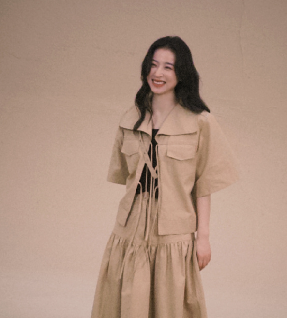 周雨彤的松弛妆造，这一套喜欢吗？