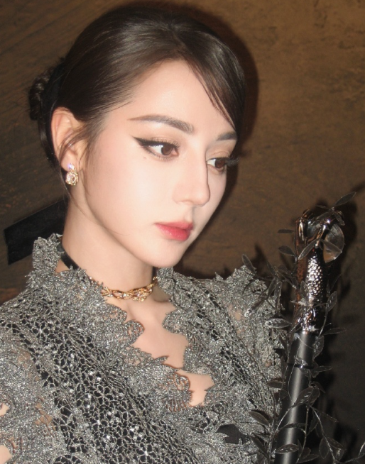 嘲讽和抵制声只会让新疆的野玫瑰绽放的愈发猛烈