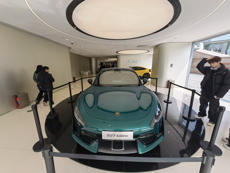 小米SU7的特点

1，外观漂亮，确实设计师的眼光很符合国内的审美观点，相信这一