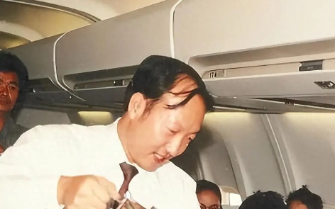 比恒大更惨！万亿的海航帝国崩塌实录：每天利息1.5亿，年利润却不够还10天，所有钱都进了老板腰包…