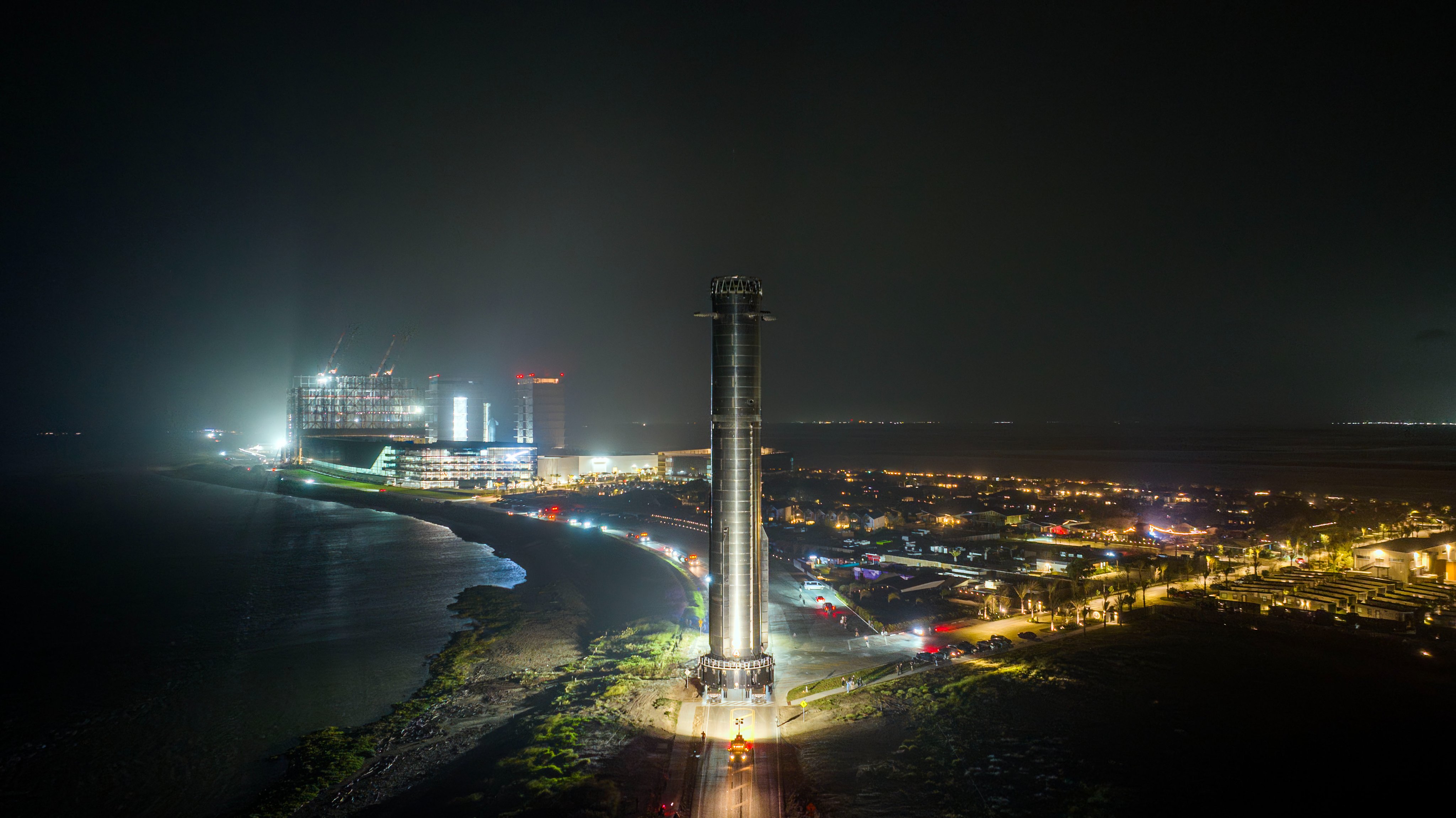 5月20日，SpaceX已将用于第二次飞行测试的星舰S39和超重型助推器B19移
