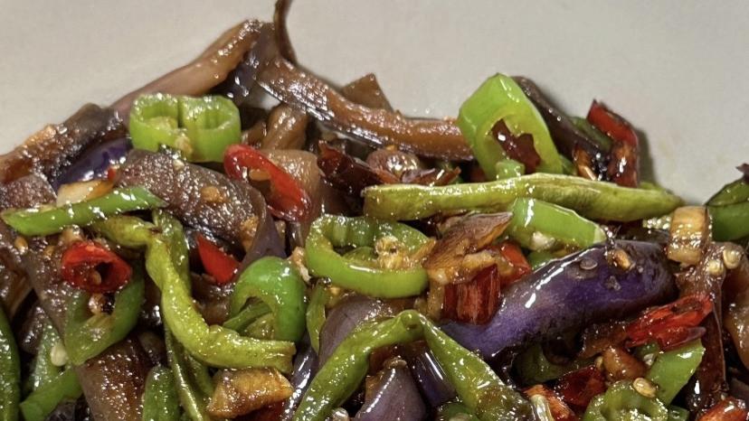 茄子豆角这样做，香辣入味，三碗米饭不够吃