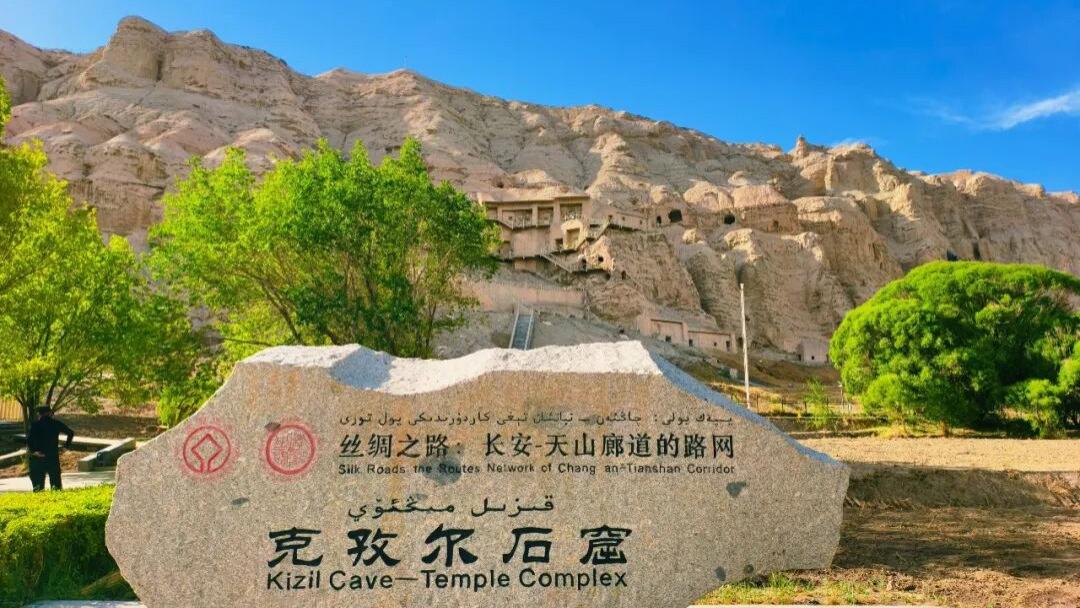 南疆大环线丨戈壁一日，追雅丹石窟与不灭火焰