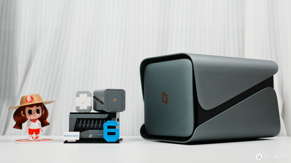 还在纠结NAS怎么选？极空间Z4Pro+才是“毕业级”选择！真AI算力+系统常用常新，小白第一台NA