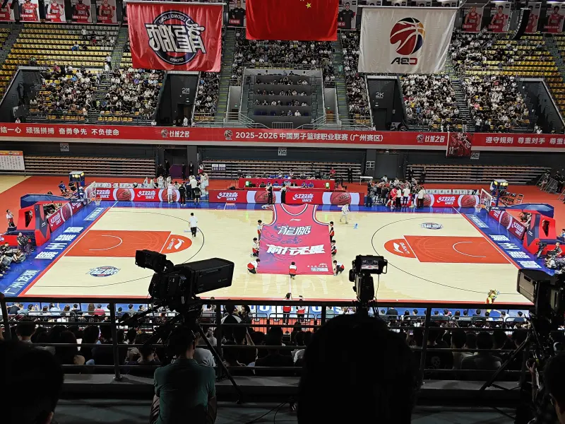 关于杜锋说过徐昕体力不行的看法以及现场看到的情况

昨天看徐昕和上海对决。观察到