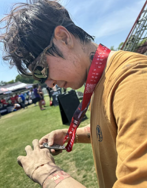 4月26日斯巴达上海站，金博洋搭档周政杰出战双人组 。冰刀换战靴，闯泥坑、翻墙爬