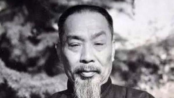 【陈垣】老友责怪胡适：水经注你搜罗四十种，政治何以只看蒋介石？