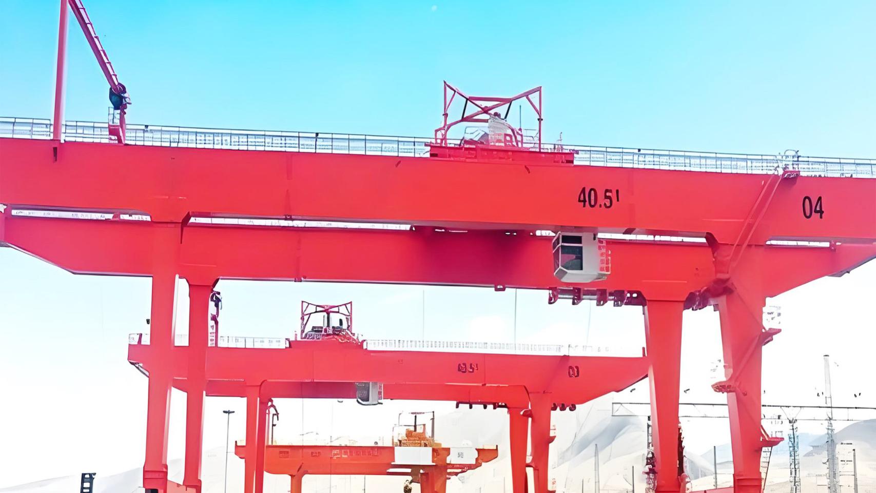 山东宏孚HONFU：码头吊门式起重机优势 规格与效率双达标