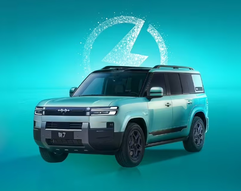 方程豹钛7 EV闪充版开启预订，预售价22-25万。
这车最狠的是补能，第二代刀