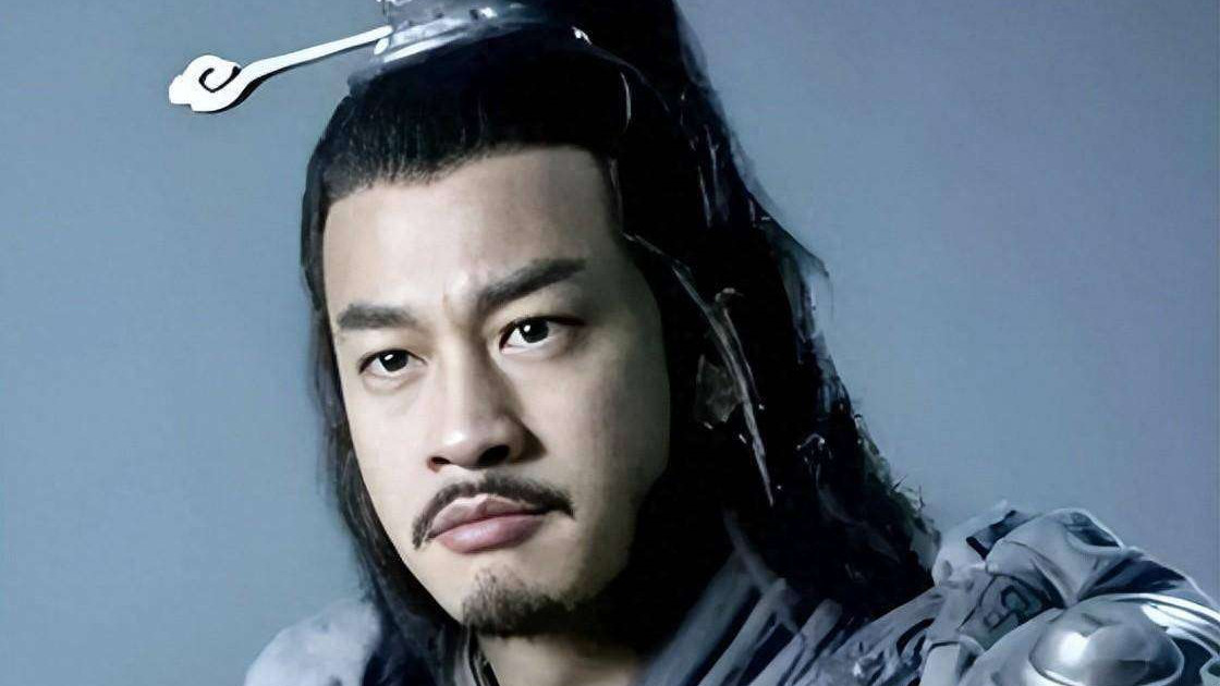 张凌赫拍戏四个月，被何润东给摘走了桃子