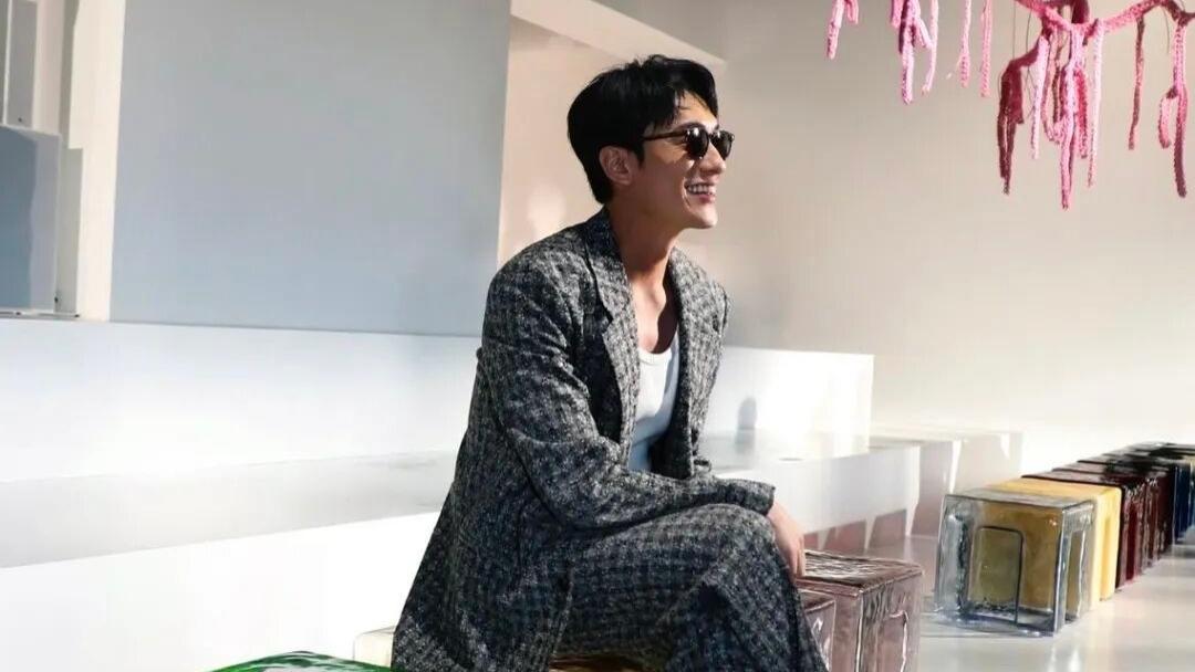 外套再贵，内搭一塌糊涂也白搭！这几个细节暴露你的真实品味。