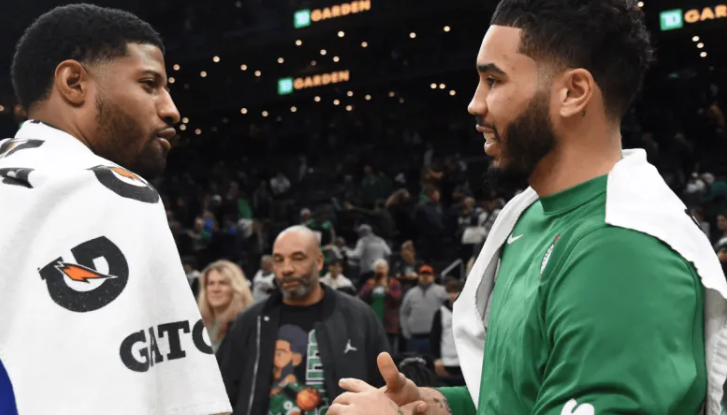 明日NBA季后赛，凯尔特人将对阵76人。
76人球员保罗-乔治接受了记者采访，谈