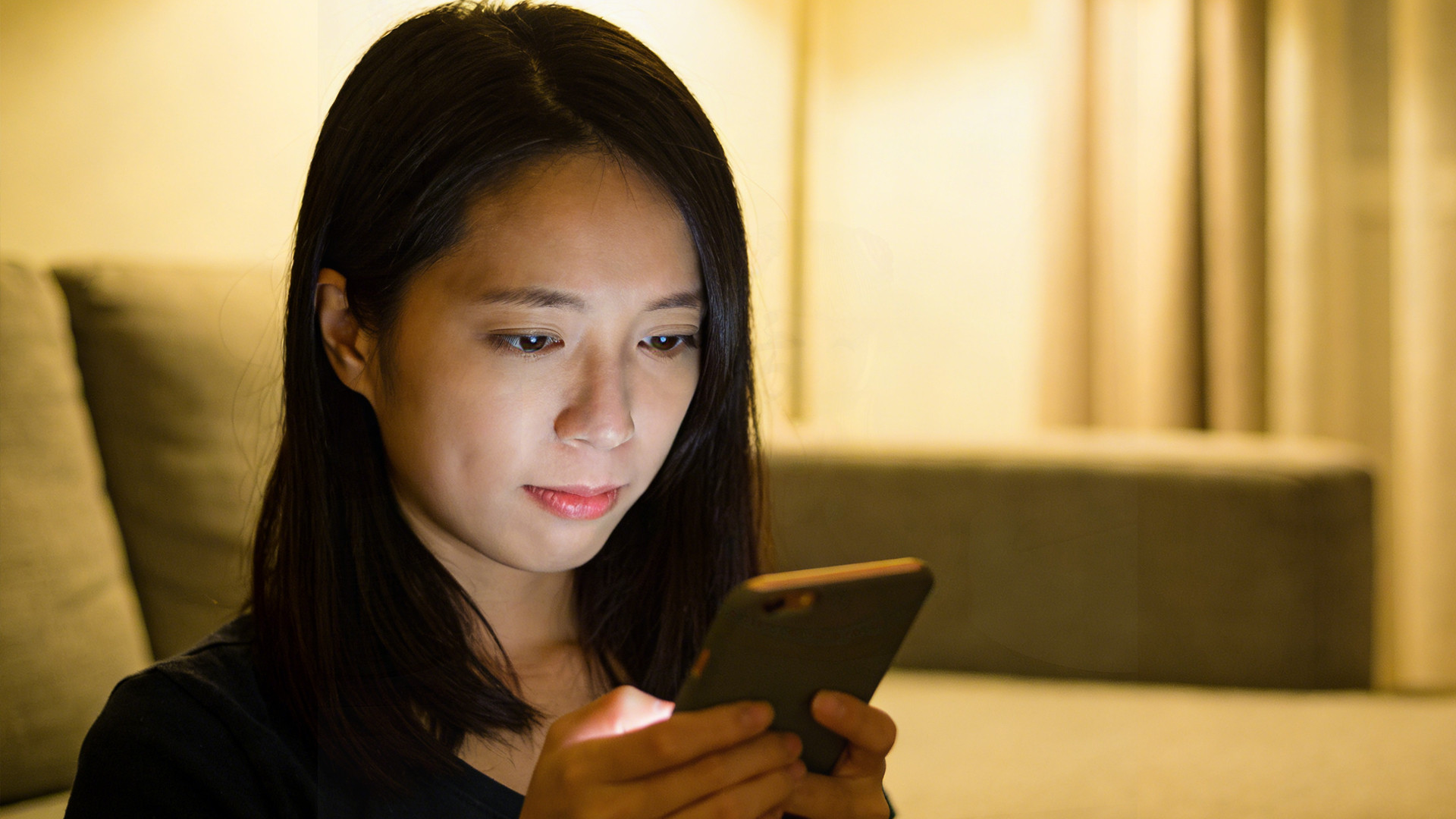 醒醒吧！别再问男人爱不爱了，中年女人的底气，是给自己发芽的心情