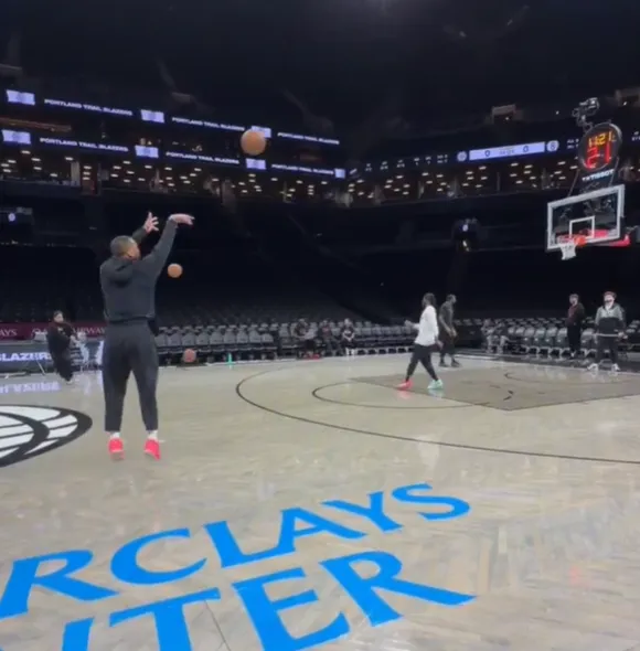 昨日，开拓者114-95战胜篮网。

美国篮球媒体TheHoopCentral更