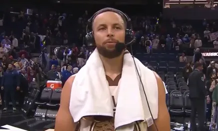 NBA常规赛勇士以110-105击败国王

勇士球员斯蒂芬-库里本场比赛替补登场