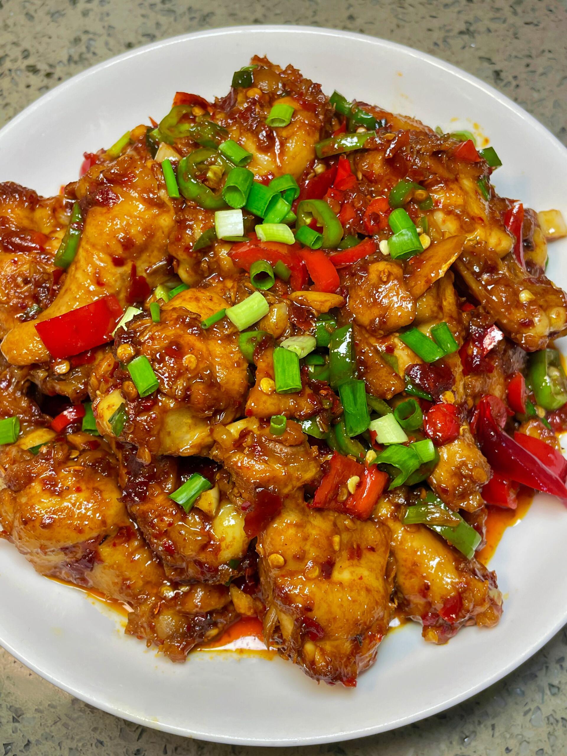 谁懂啊！这个香辣鸡翅根，香到舔盘还不够吃😭
救命！挖到宝了家人们😭 这个香辣