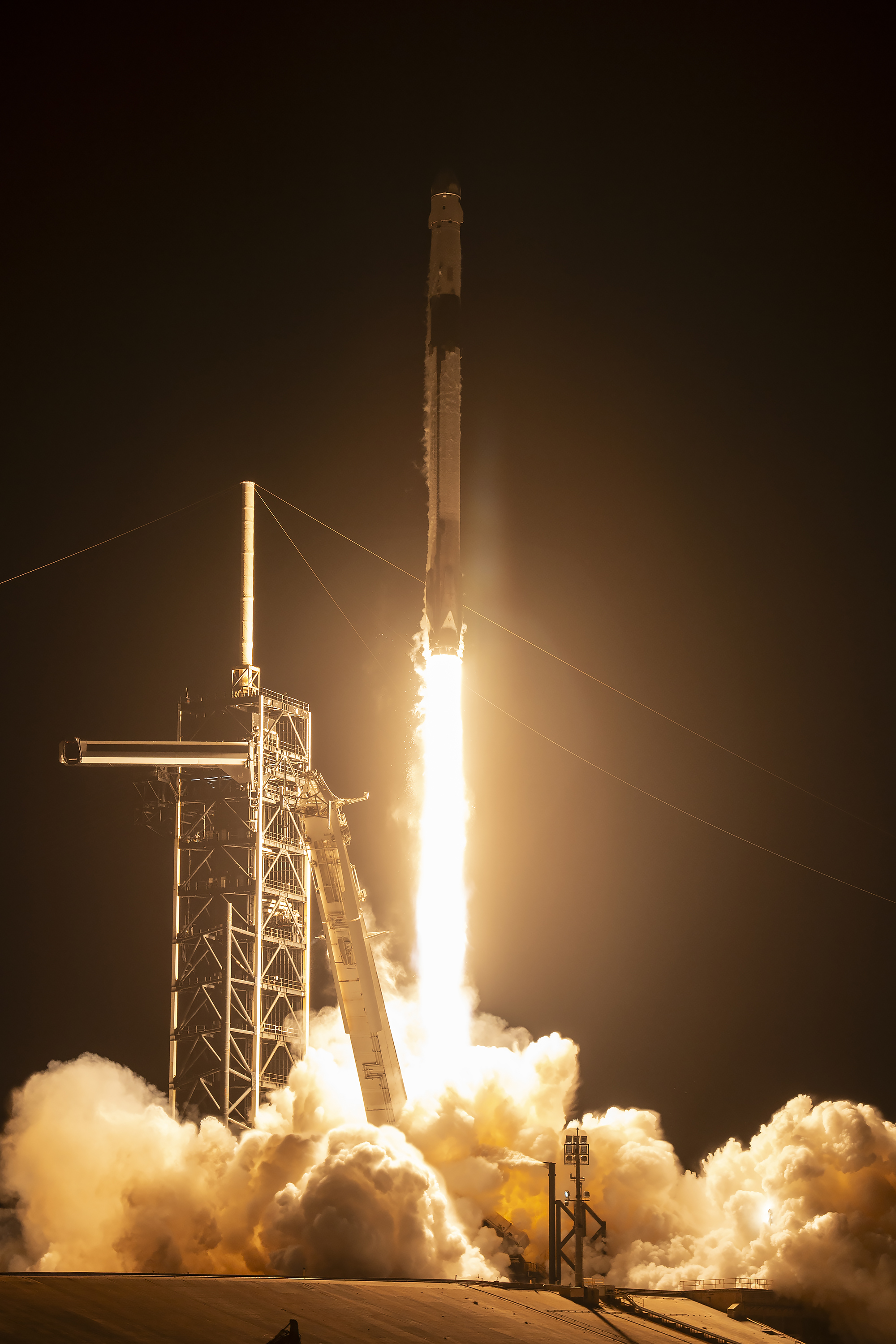 SpaceX股价每变动1美元，就会使马斯克的净资产增加或减少大约60亿美元。