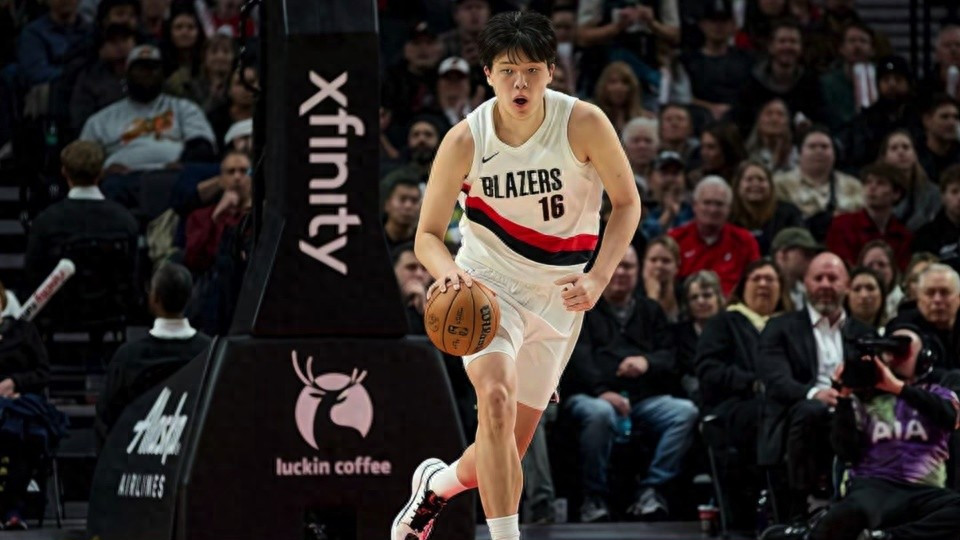 苏群点评！杨瀚森学会了“绝招”，斯普利特用人逻辑引深思