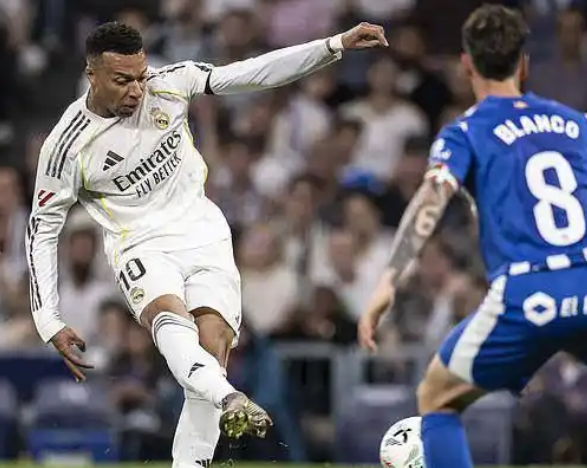 北京时间4月22日，欧洲足坛一夜，皇马2-1战胜阿拉维斯，切尔西0-3惨败布莱顿