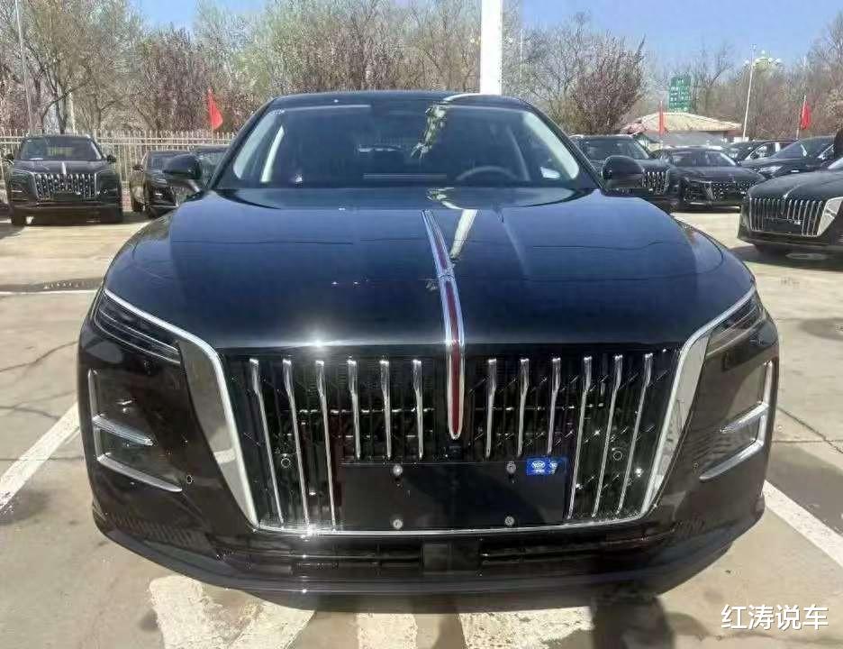 新款红旗H5到店，内饰变化大，换装电子怀挡，配悬浮式中控大屏