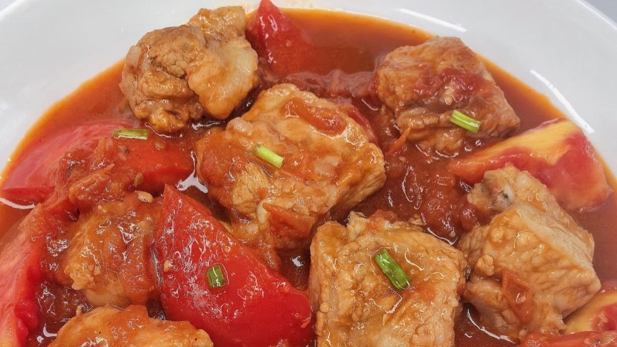 番茄烧排骨：一口沦陷的下饭神菜，汤汁泡饭绝了