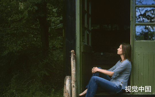 未婚夫恨了杀父仇人的女儿很多年，直到得知她是跟我抱错的真千金