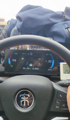 海拔两千多跑100码左右油耗12

这车跑高速100码以上就是十来个油，当时定的