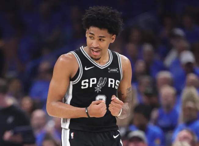 NBA季后赛西决G6马刺主场大胜雷霆，将系列赛大比分改写为3-3。双方将通过抢七