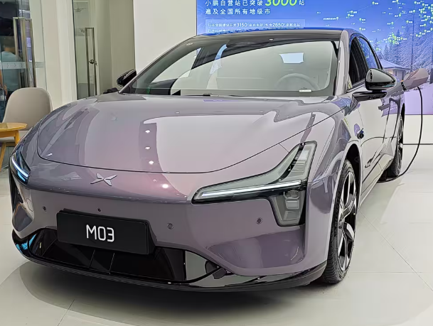 舒适智能再升级，抢先试驾新款MONAM03
到店展车配备全新罗兰紫配色，外观基本