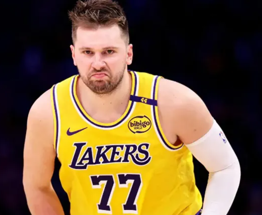 NBA常规赛湖人主场对阵凯尔特人的比赛已经结束。全场战罢，湖人以89-111不敌