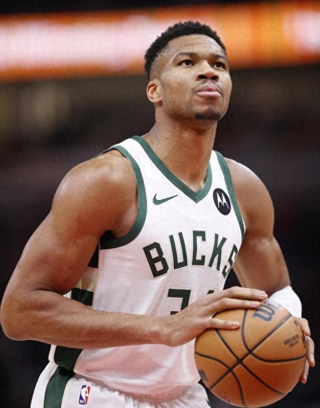 我再次重申，如果管理层愿意做出让我看见希望的交易，我百分之一百会留下，不必再对我