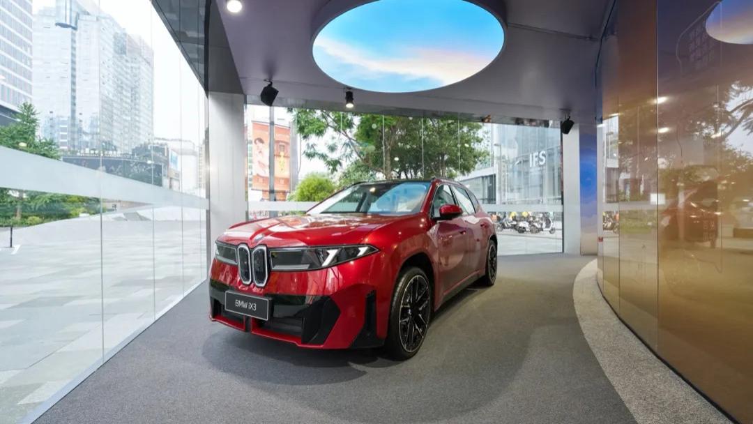 设计争议背后，新世代BMW iX3长轴距版到底选择了什么