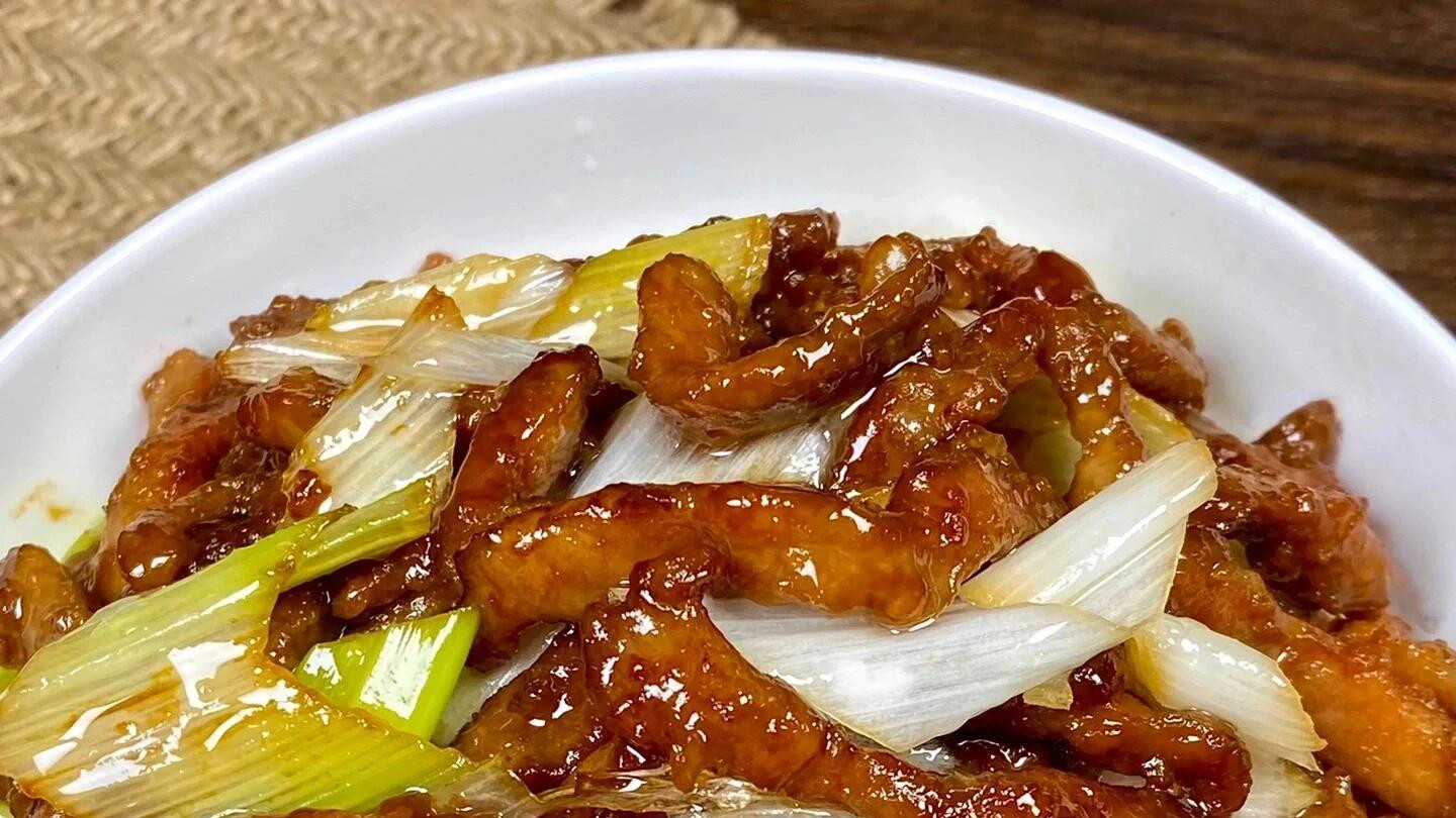 大葱炒瘦肉：酱香浓郁，肉嫩葱脆的下饭王