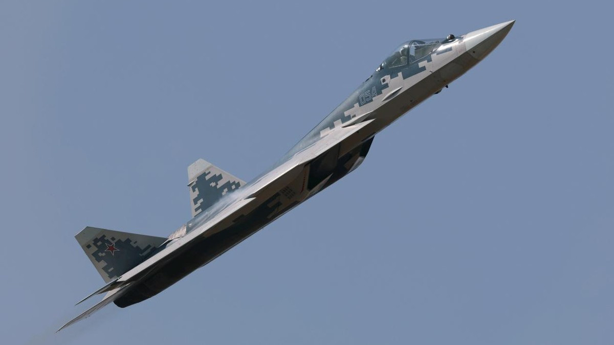 俄罗斯向印度推销尚未面世的双座版苏-57，承诺提供新型发动机和技术转让