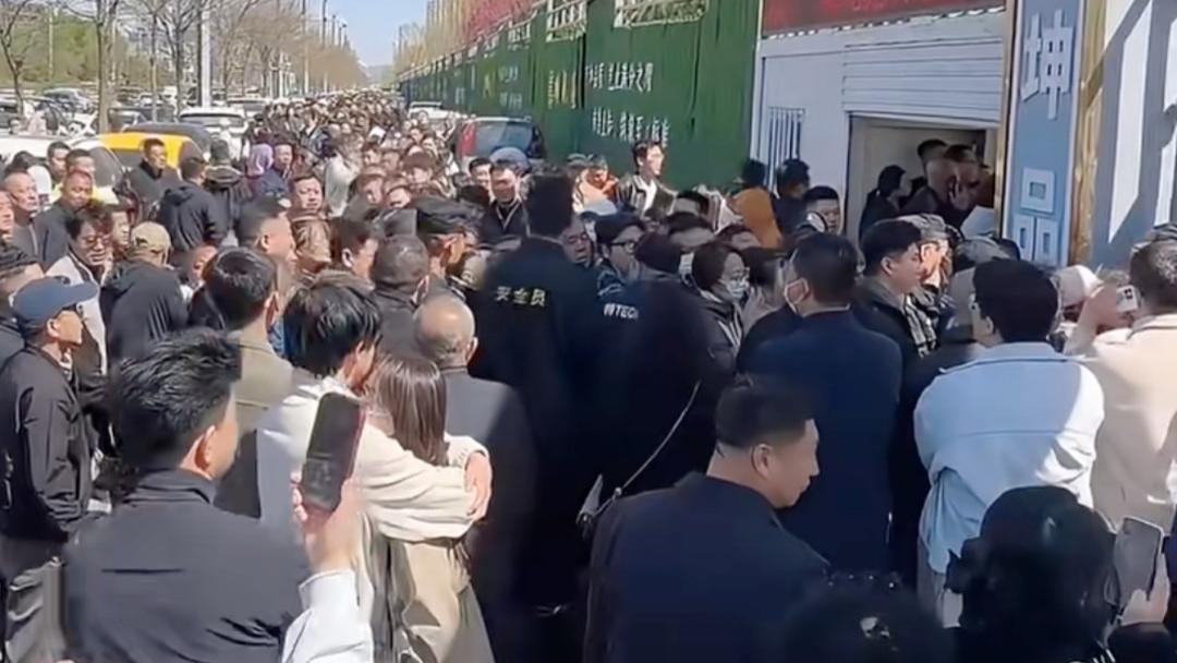 多地爆发抢房潮，重庆“摇号选房”又回来了？