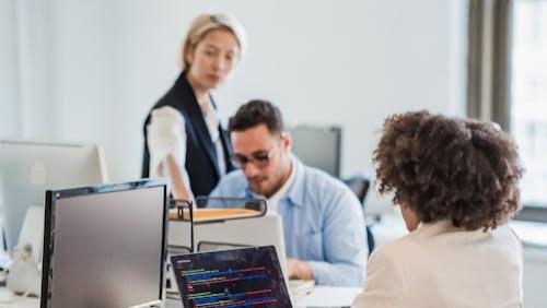 打造个人的“开源品牌”：为什么说在 2026 年，一个 Star 过百的开源库比大厂实习都好使？