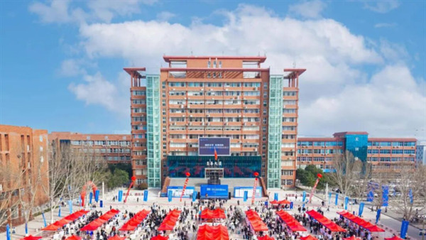 名企云集，洛阳科技职业学院春季双选会助力学子高质量就业