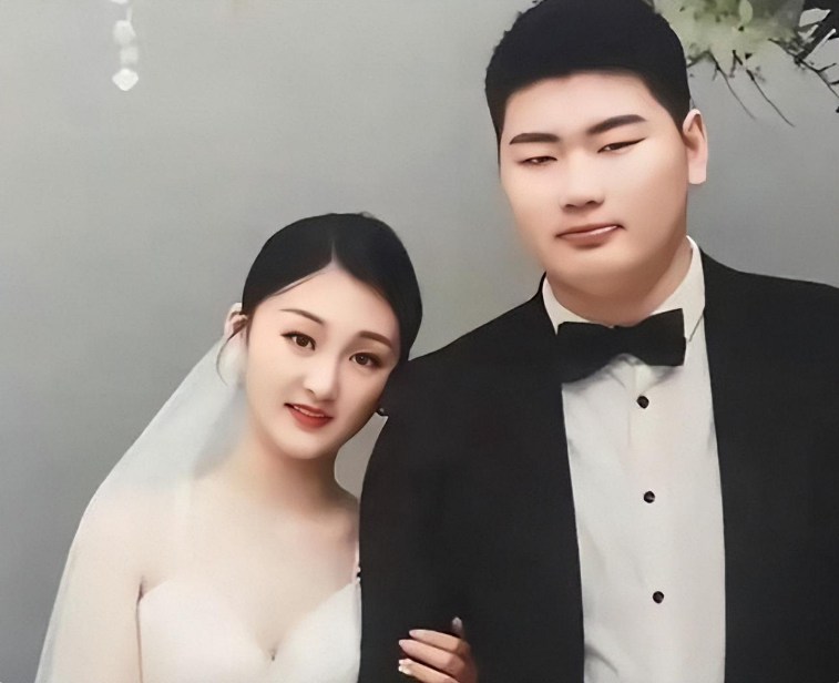 被吐槽了若干年的豪门前儿媳，如今终于扬眉吐气了！
陈亚男曾经作为草根明星朱之文的